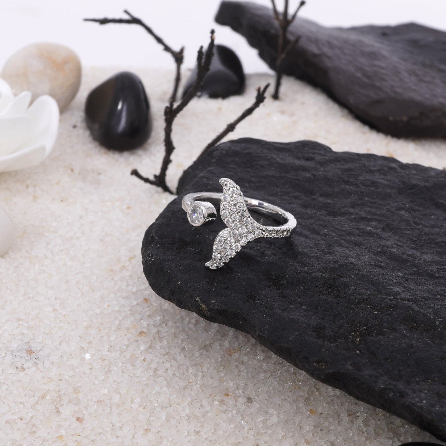 P-Nisa Premium Silver-Polish Delicate Fish-Tail Design With Diamonds Studded Fingering For Women and Girls