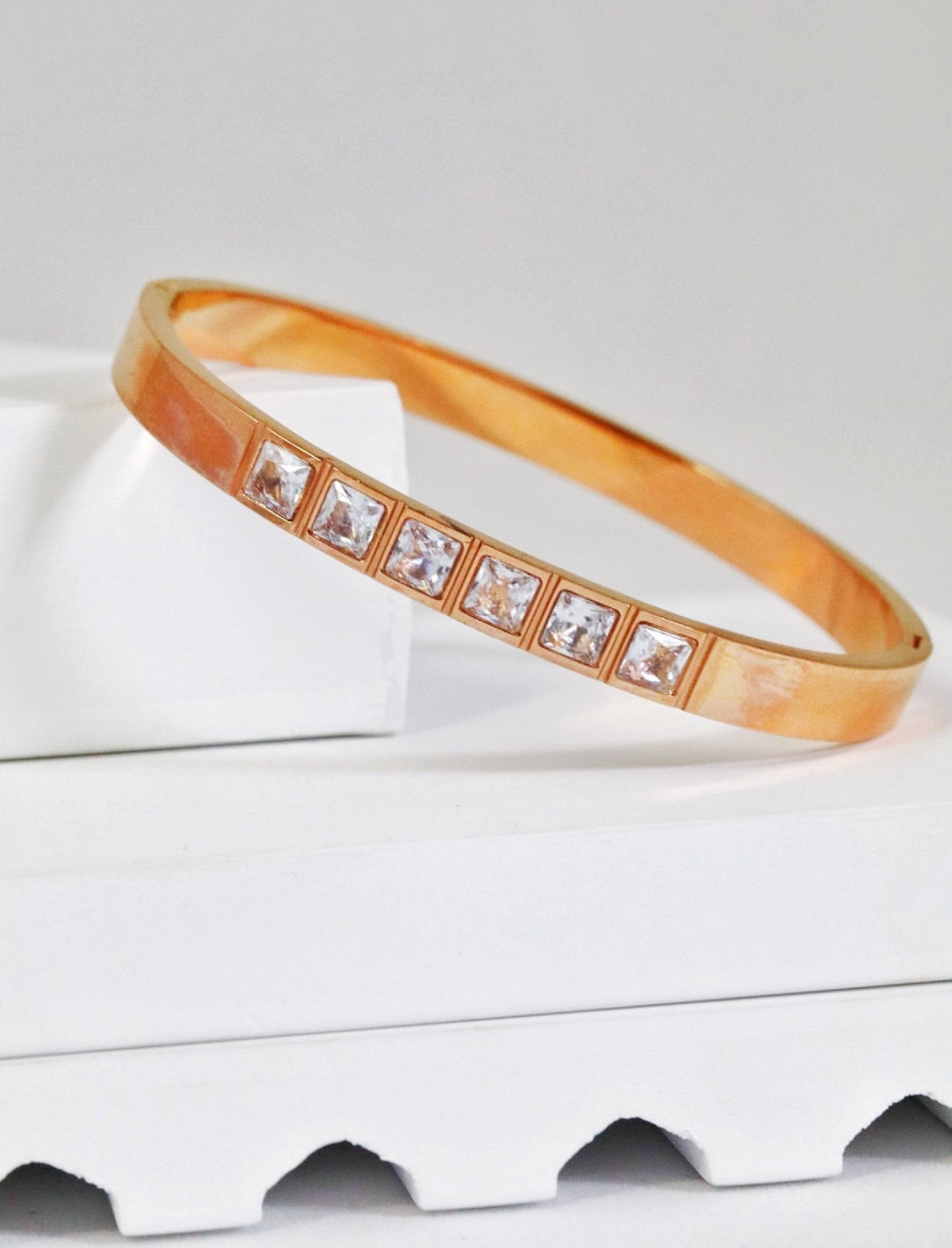 P-Nisa Premium Rose-Gold Polish Fabulous Solitare Design With Diamond Studded Bracelet For Women and Girls