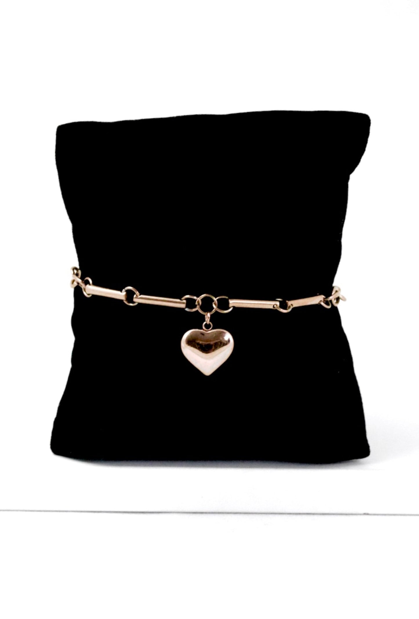 P-Nisa Premium Rose-Gold Polish Charming Heart Design Bracelet For Women and Girls