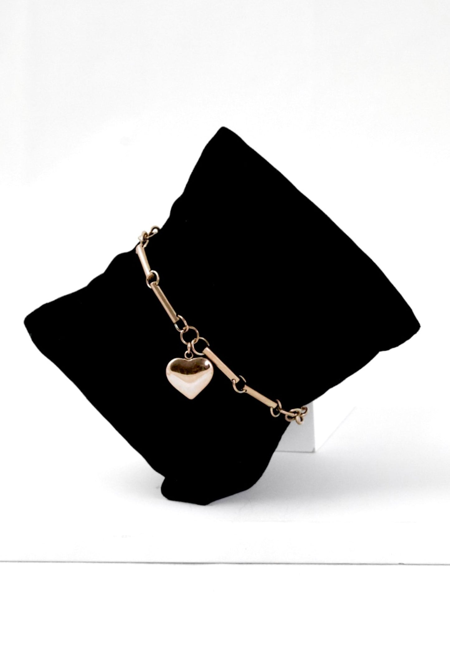 P-Nisa Premium Rose-Gold Polish Charming Heart Design Bracelet For Women and Girls