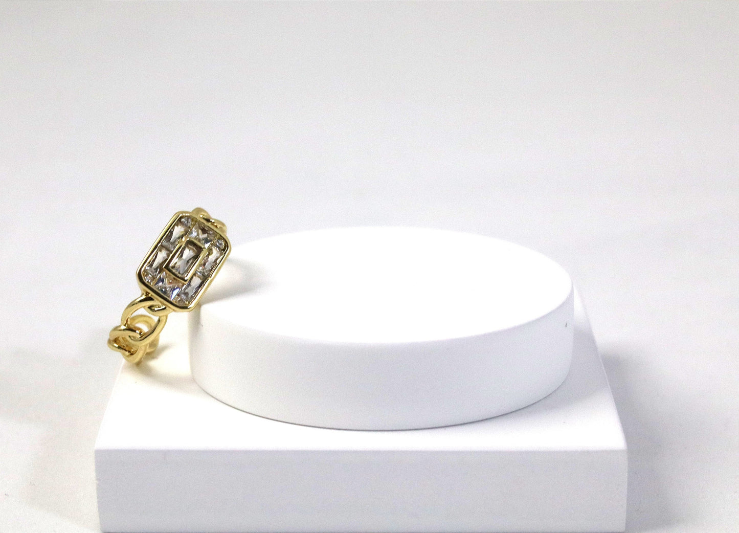 P-Nisa Premium Golden-Polish Chain Design With Diamonds Studded Fingering For Women and Girls