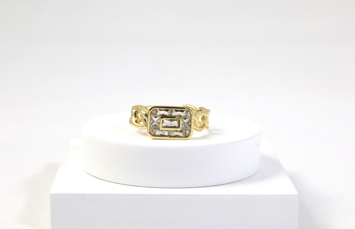 P-Nisa Premium Golden-Polish Chain Design With Diamonds Studded Fingering For Women and Girls