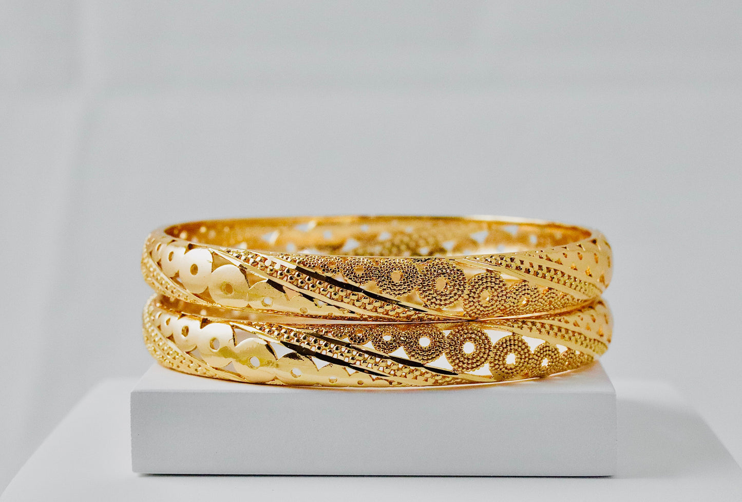 P-Nisa High Gold Polish Small to Big Round Shape Sequence Design Bangles For Women and Girls