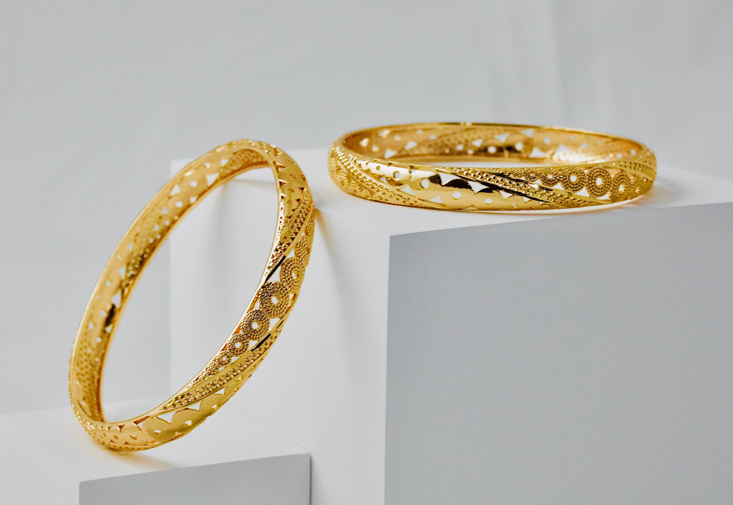 P-Nisa High Gold Polish Small to Big Round Shape Sequence Design Bangles For Women and Girls
