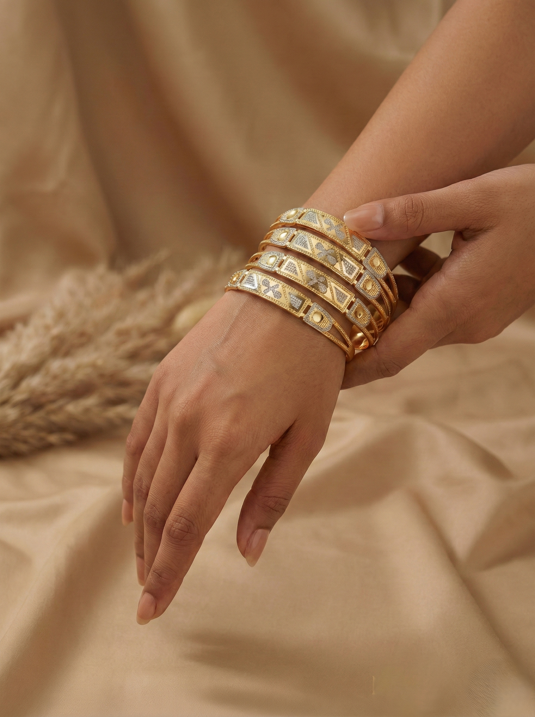 Nisa Premium Two-Tone Geometric Gold Plated (Set of 4) Bangles
