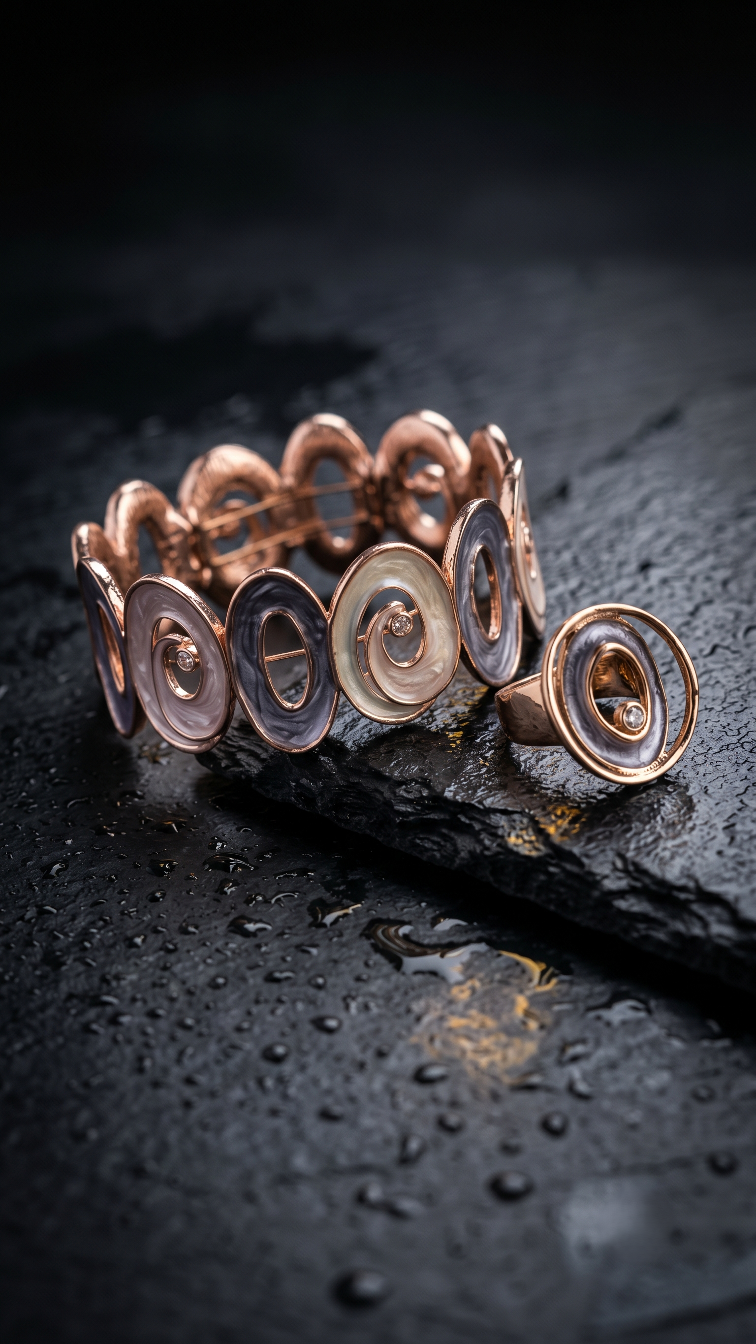 Nisa Contemporary  Enamel Link Bracelet & Matching Oval Ring Set