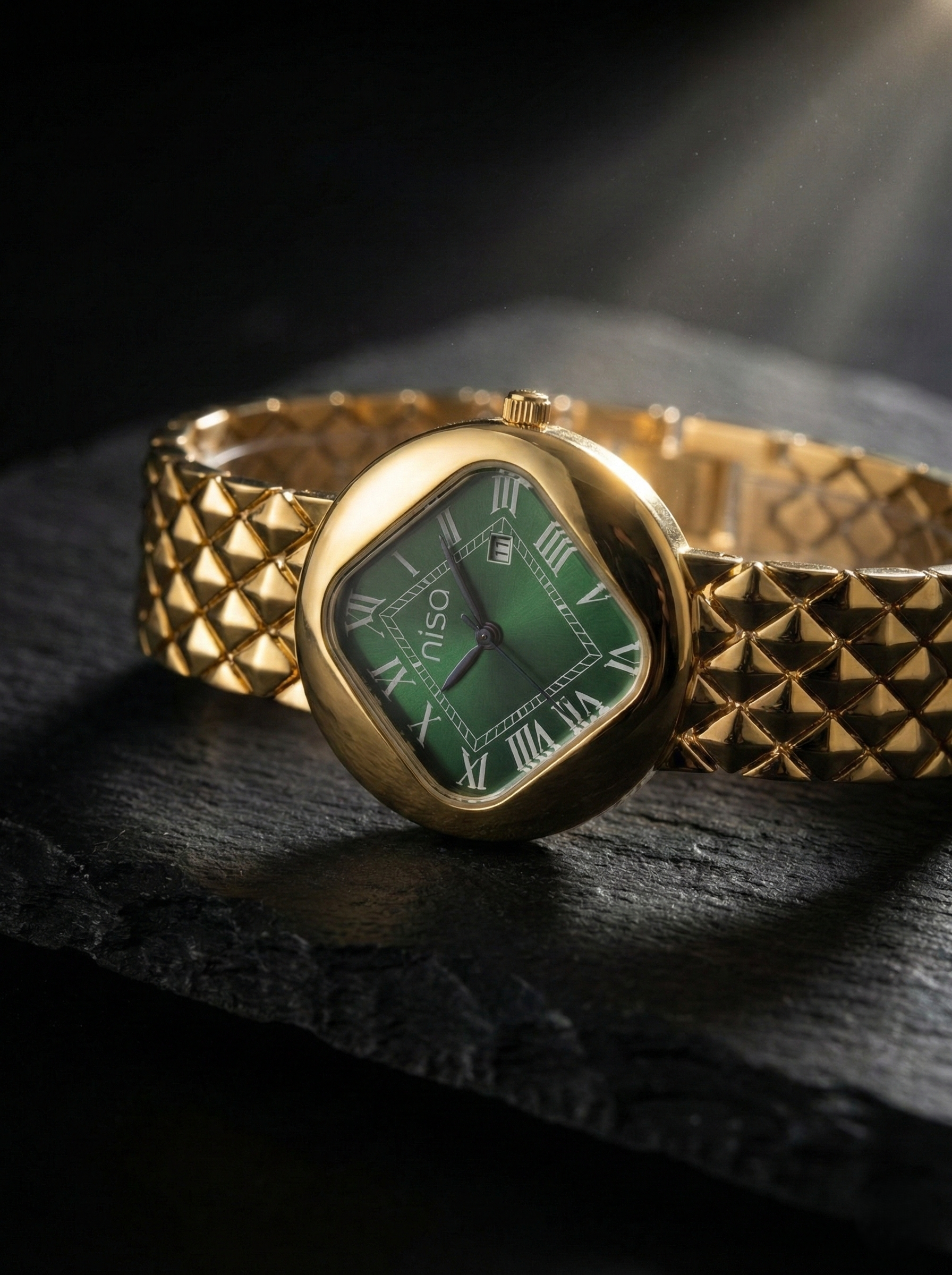 Nisa Classic Elegance Timepiece – The Quilted Gold Collection