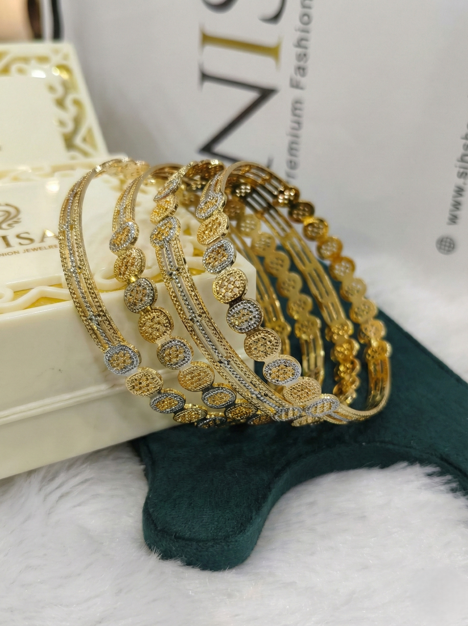 Nisa Premium Dual-Tone Gold & Silver Designer (Set of 4) Bangles