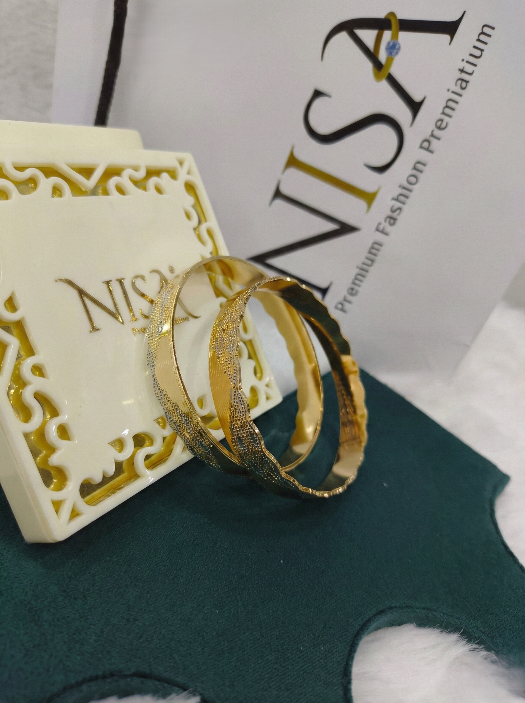 NISA Premium Dual-Tone Scalloped Bangles