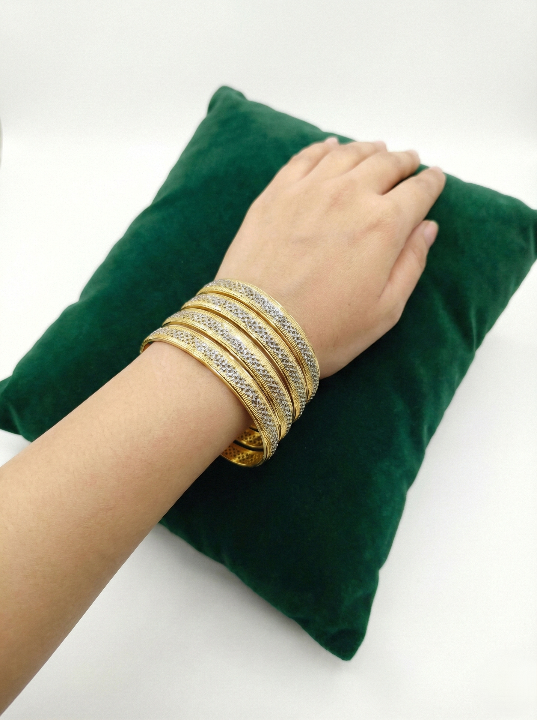 NISA Radiance Series – Two-Tone Textured Gold (Set of 4) Bangles