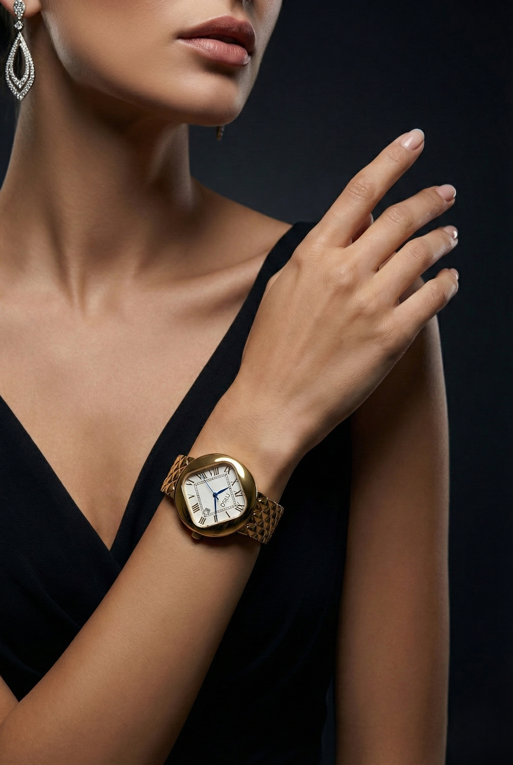 Nisa Classic Elegance Timepiece – The Quilted Gold Collection