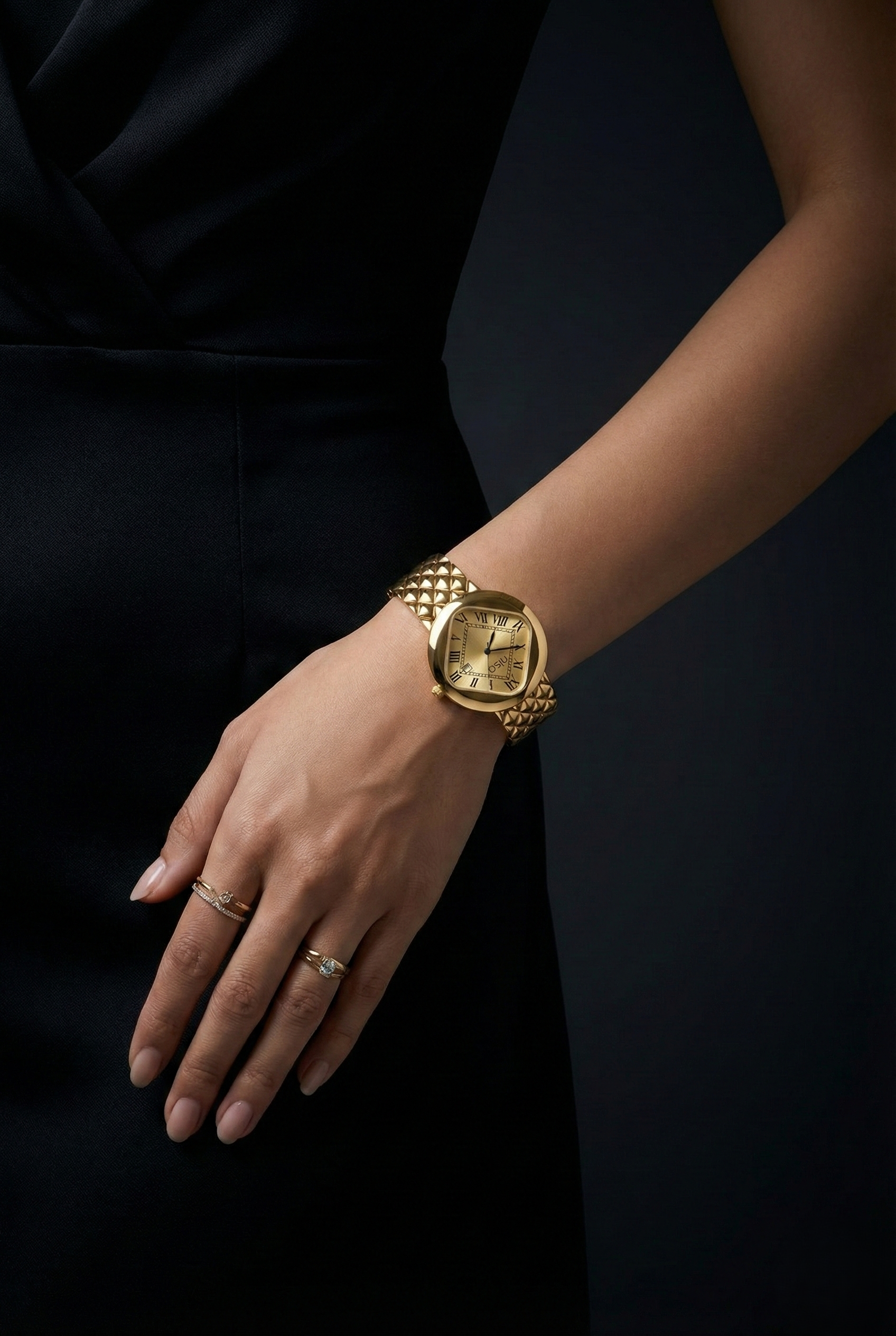 Nisa Classic Elegance Timepiece – The Quilted Gold Collection