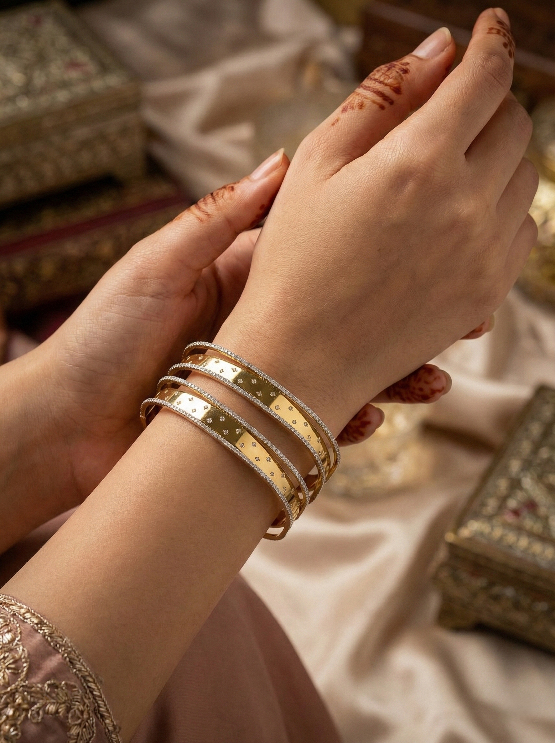 NISA Premium Dual-Tone Interlocking Bangles