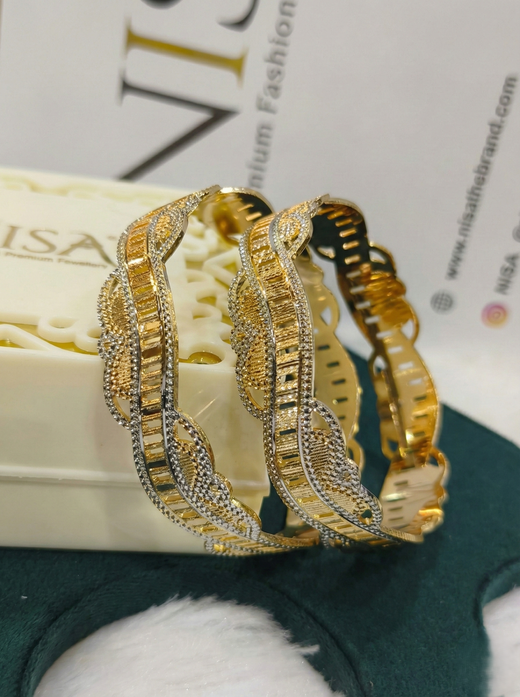 NISA Premium Dual-Tone Wavy Bangles