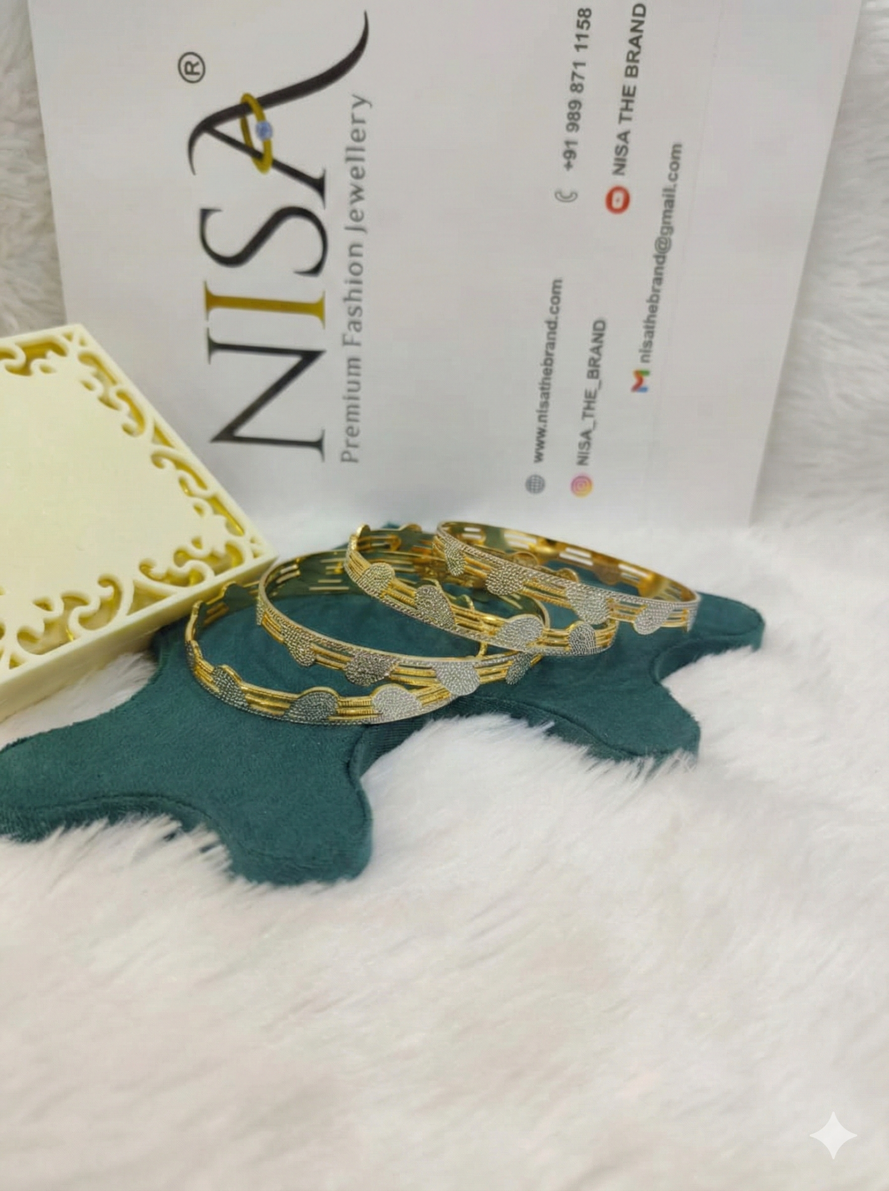 NISA Premium Two-Tone Scalloped (Set of 4) Bangles