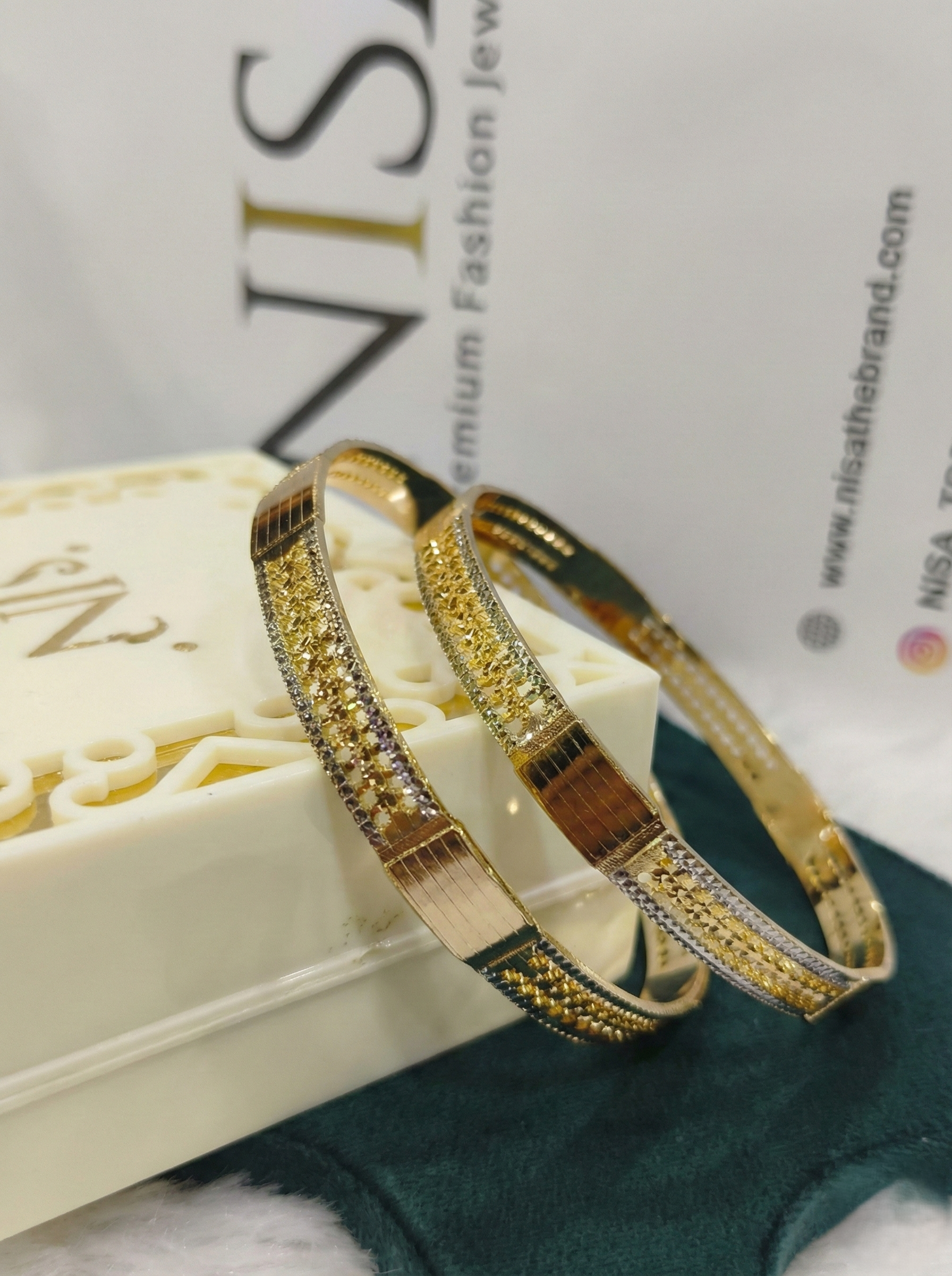 Nisa Premium Dual-Tone Textured Bangles