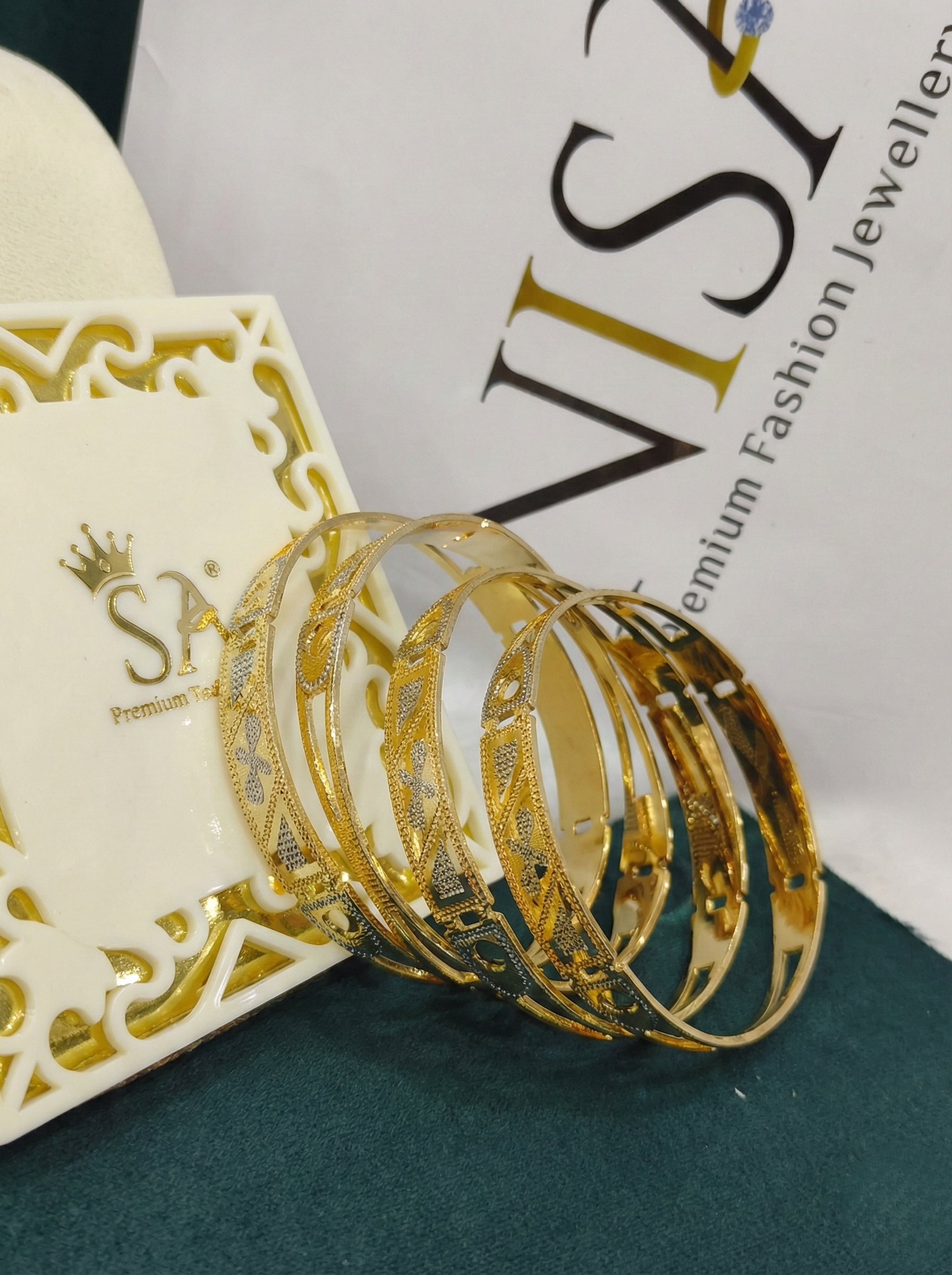 Nisa Premium Two-Tone Geometric Gold Plated (Set of 4) Bangles