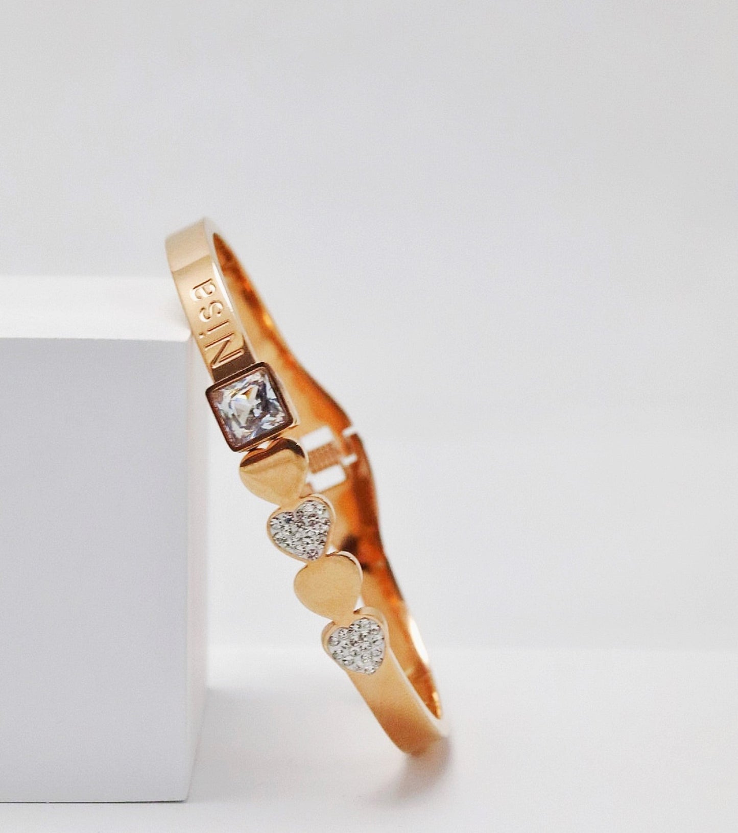 P-Nisa Premium Rose-Gold Polish Heart Design With Diamond Studded Bracelet For Women and Girls