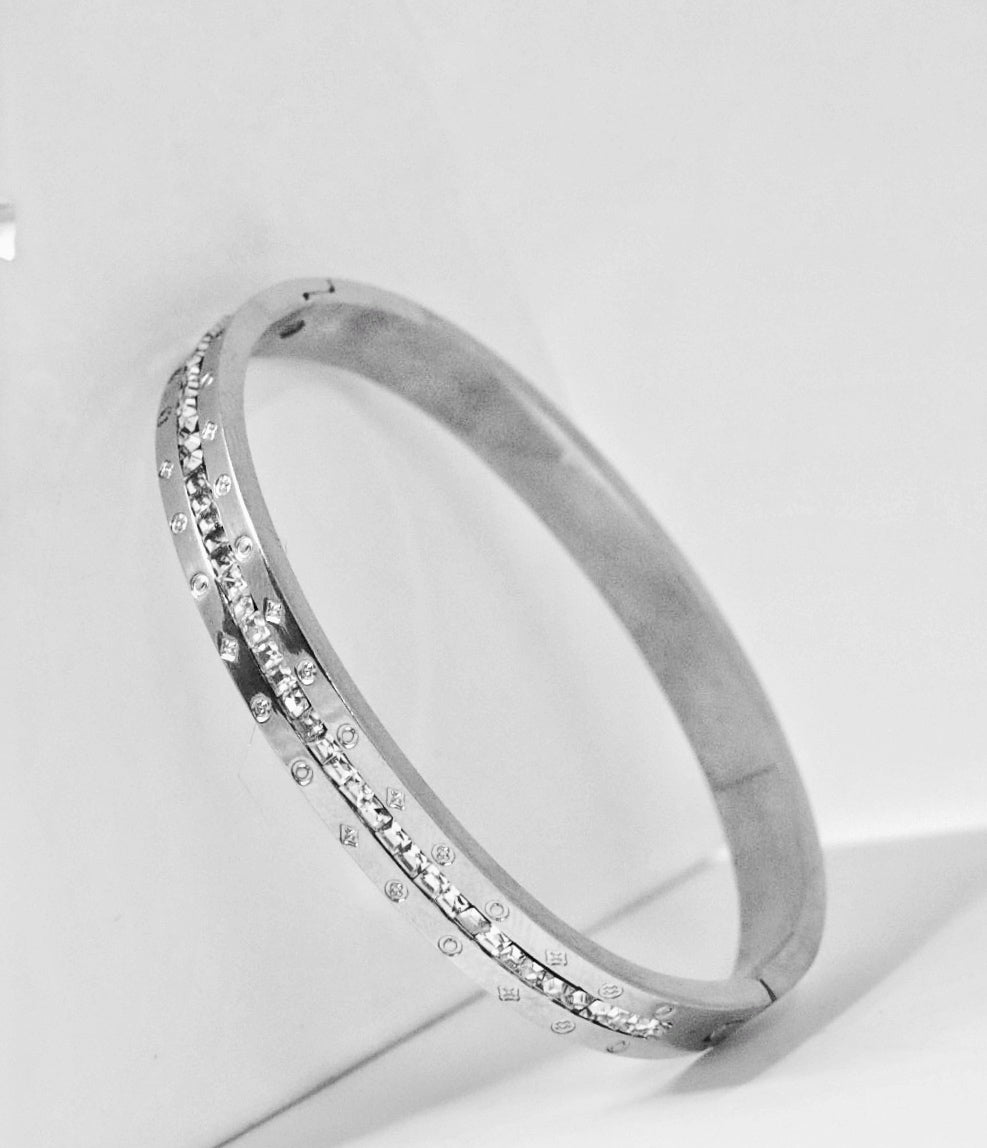 P-Nisa Premium Silver Polish Delicate Design With Daimond Studded Bracelet For Women and Girls