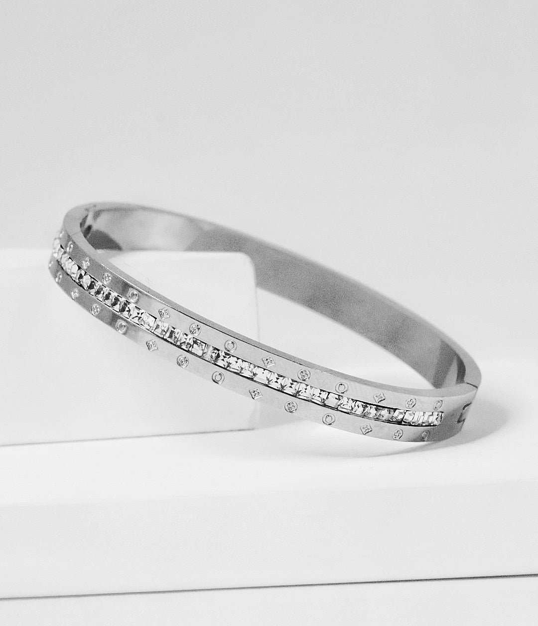 P-Nisa Premium Silver Polish Delicate Design With Daimond Studded Bracelet For Women and Girls
