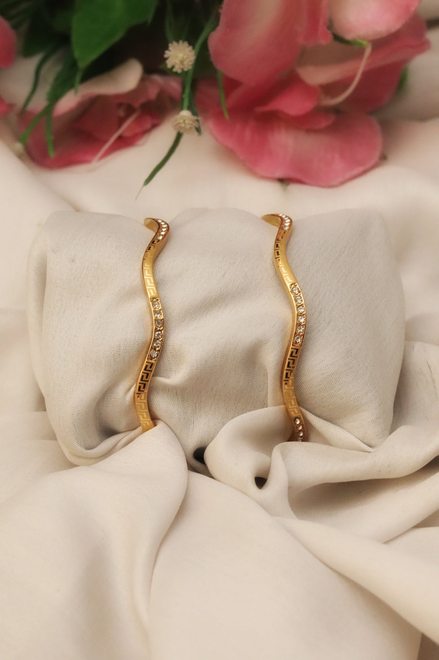 P-Nisa High Golden Polish Bangles For Women and Girls .