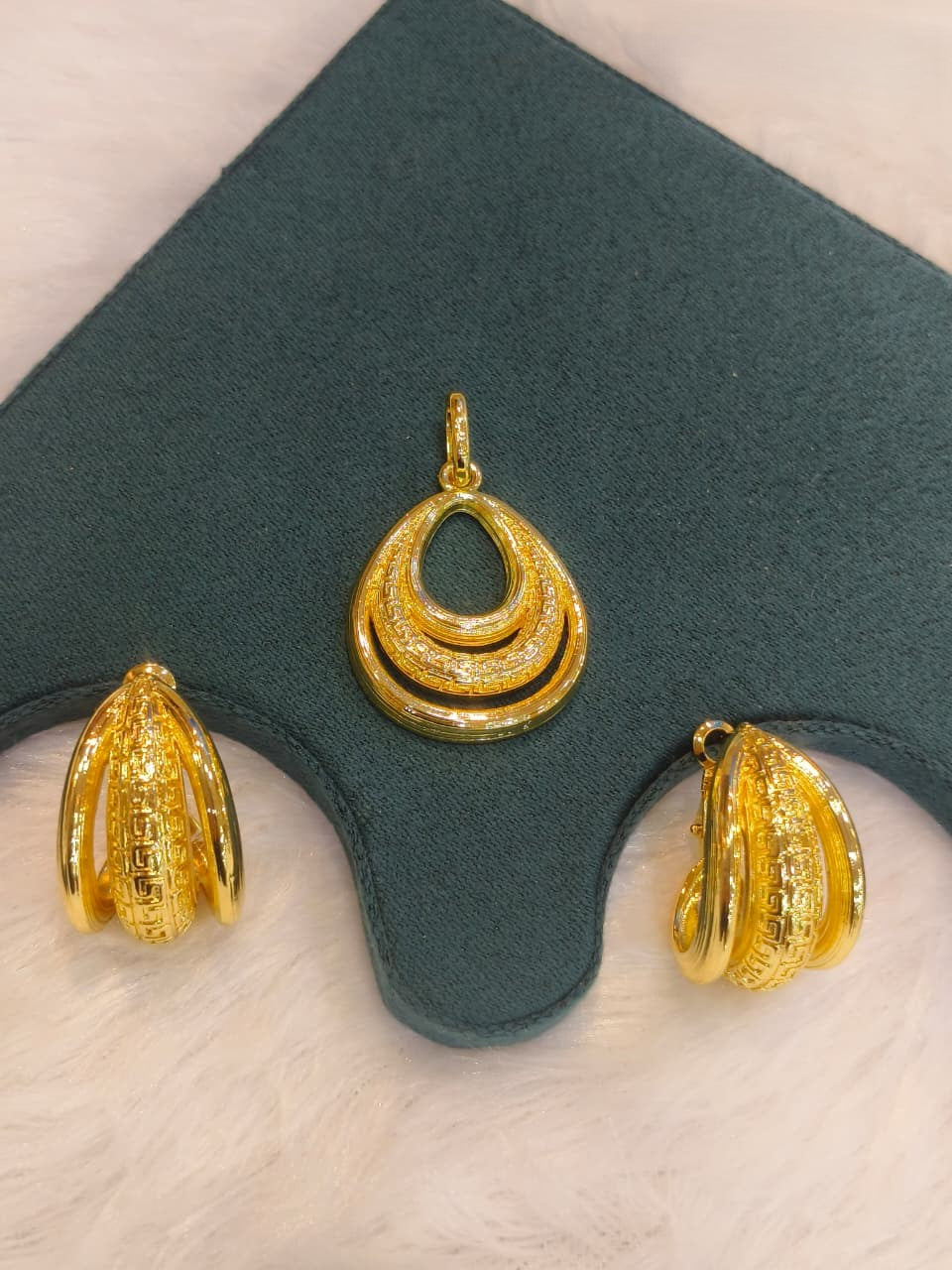 Dubai Style Gold-Tone Pendant and Earring Set