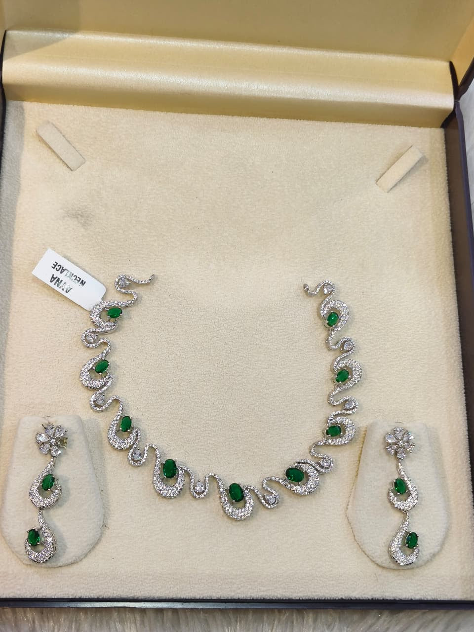 Emerald Green & AD Necklace Set