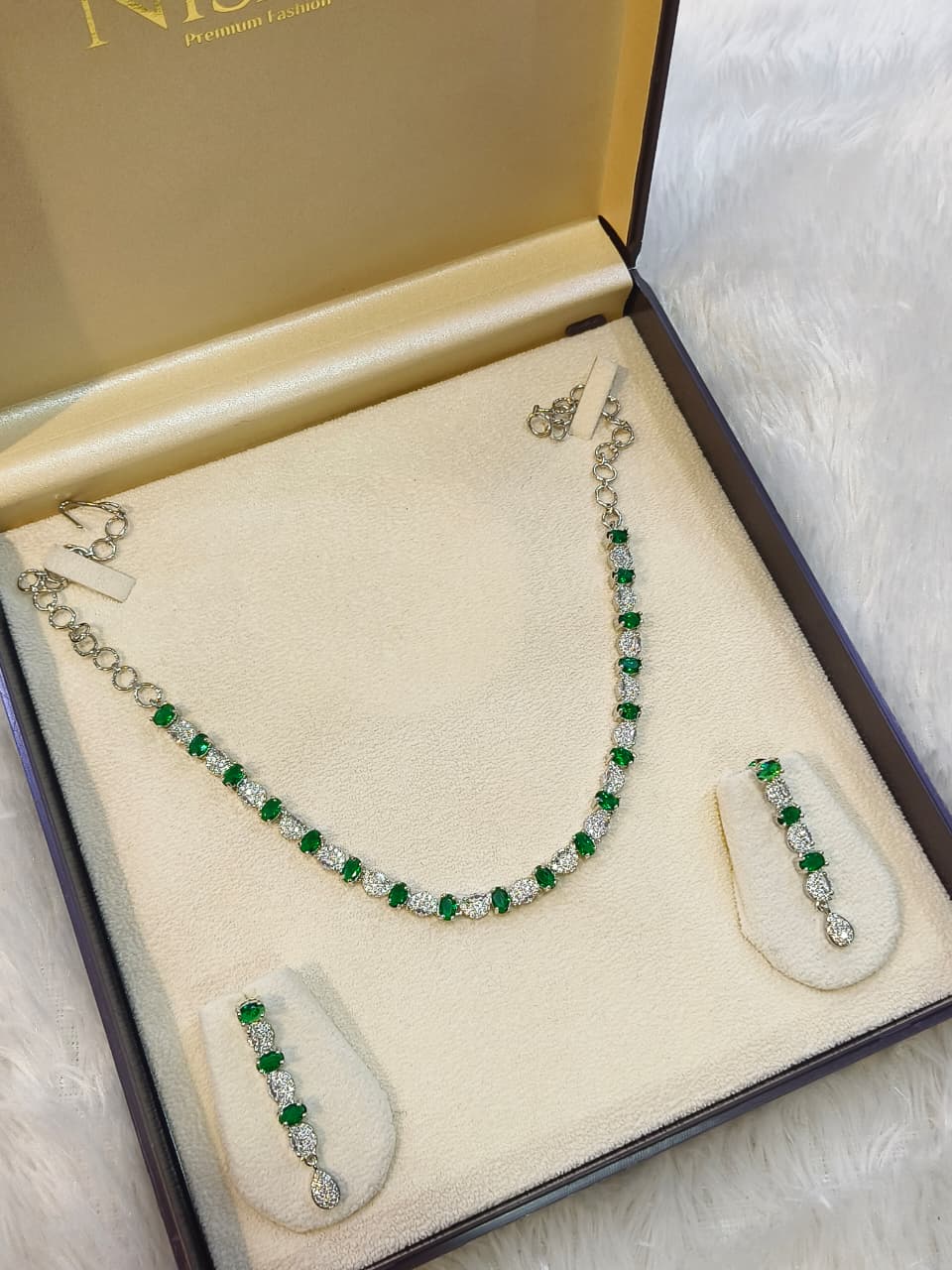Green Emerald Radiance AD Necklace Set